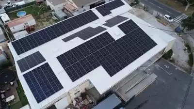 La recyclerie participe aussi à la transition climatique, en tant que producteur d'électricité solaire. (Photo tecsol)