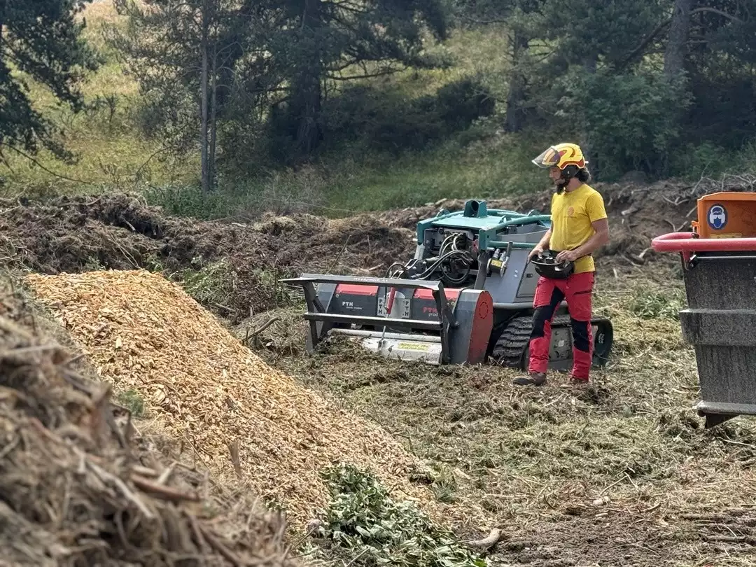 Démonstration du broyeur forestier mobile par l'entreprise locale 